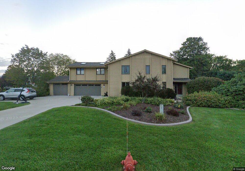 W164N8210 Lavergne Ave, Menomonee Falls, WI 53051 - photo 1