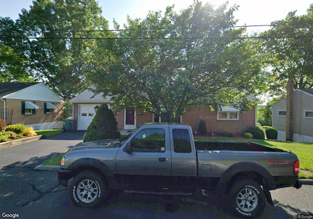 450 Macoby St, Pennsburg, PA 18073 - photo 1