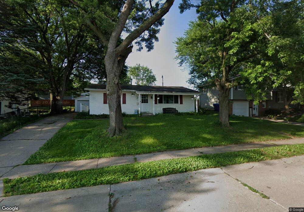 1543 W 29th St, Davenport, IA 52804 - photo 1