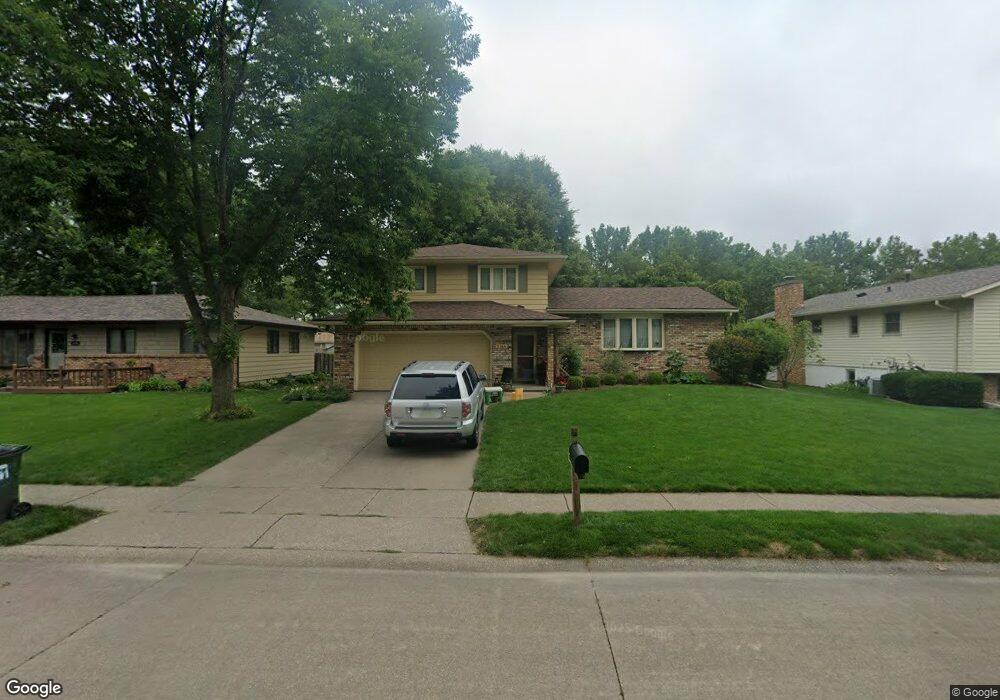 2166 W 31st St, Davenport, IA 52804 - photo 1