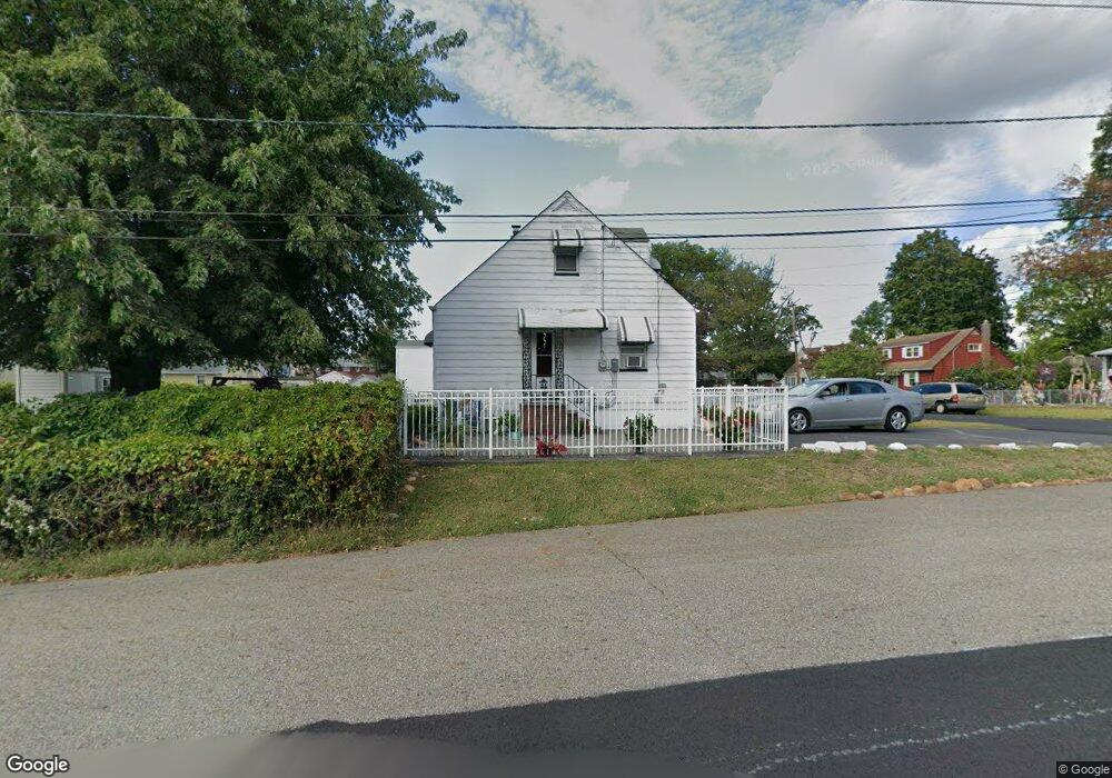 120 Lake View Blvd, Edison, NJ 08817 - photo 1