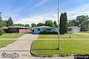 2113 6th Ave S, Fargo, ND 58103