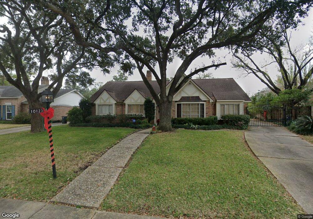 10123 Chevy Chase Dr, Houston, TX 77042 - photo 1