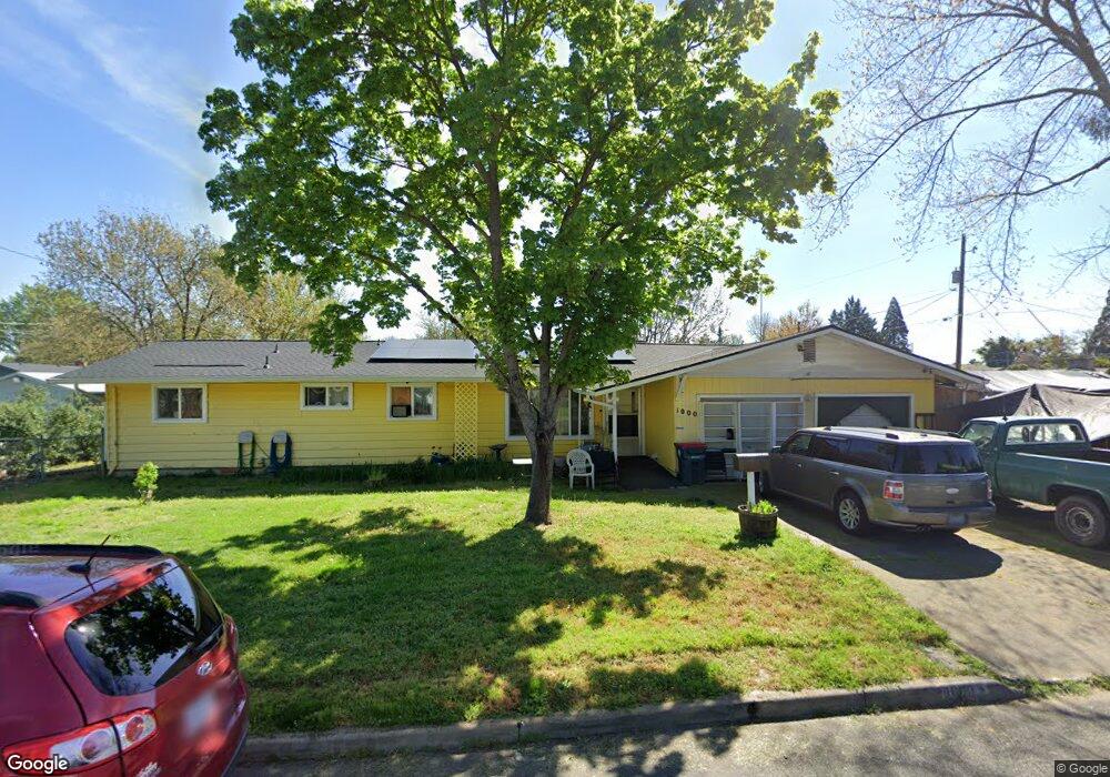 1000 Comet Ave, Central Point, OR 97502 - photo 1