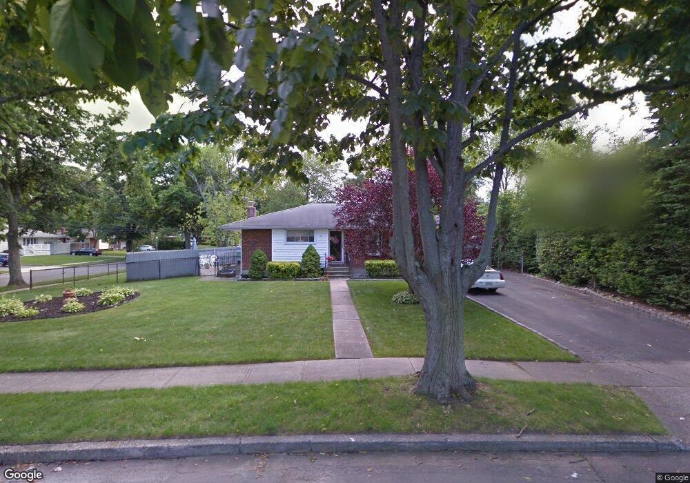 24 Dewey Rd, ComMacK, NY 11725 - photo 1