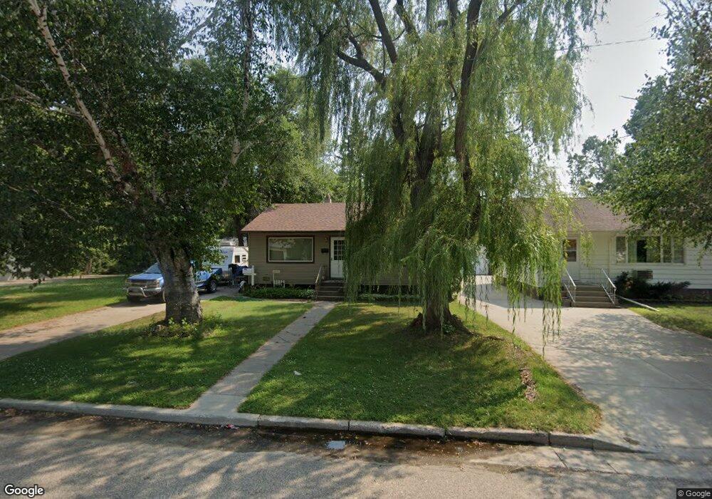 918 9th St SE, Jamestown, ND 58401 - photo 1