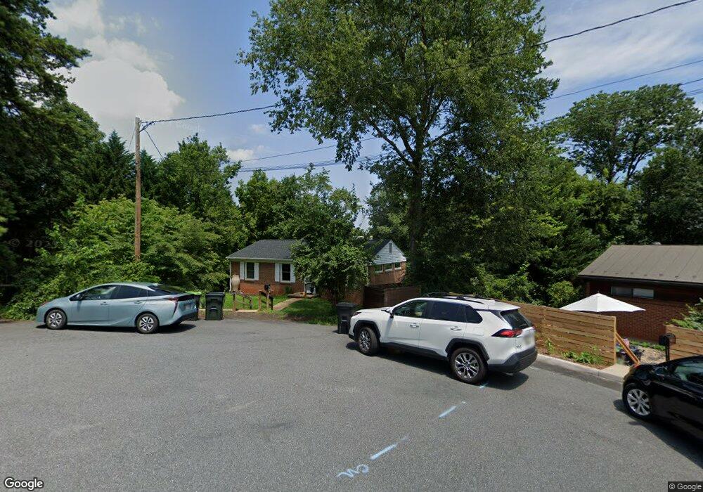 1007 Locust Ln, Charlottesville, VA 22901 - photo 1