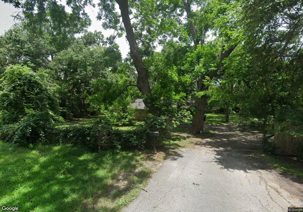 401 E Bell St, Alvin, TX 77511 - photo 1