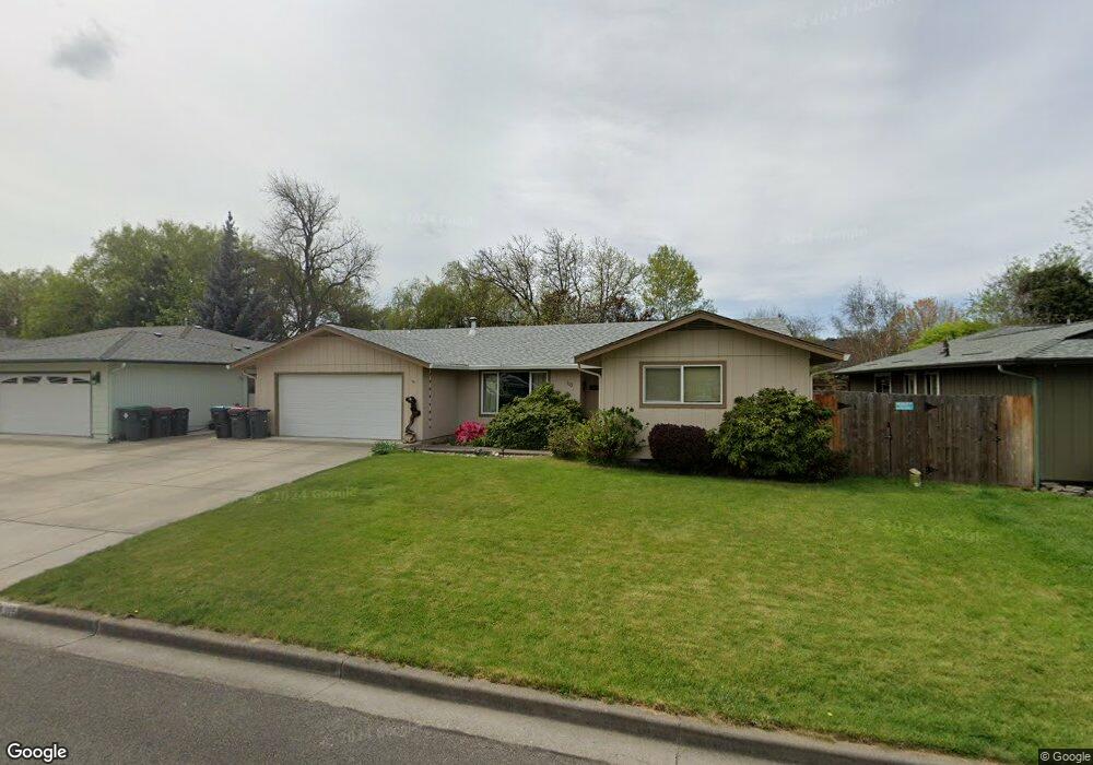 115 Donna Way, Central Point, OR 97502 - photo 1