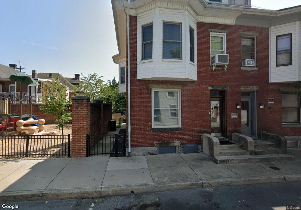 142 N Locust St, Hagerstown, MD 21740 - photo 1