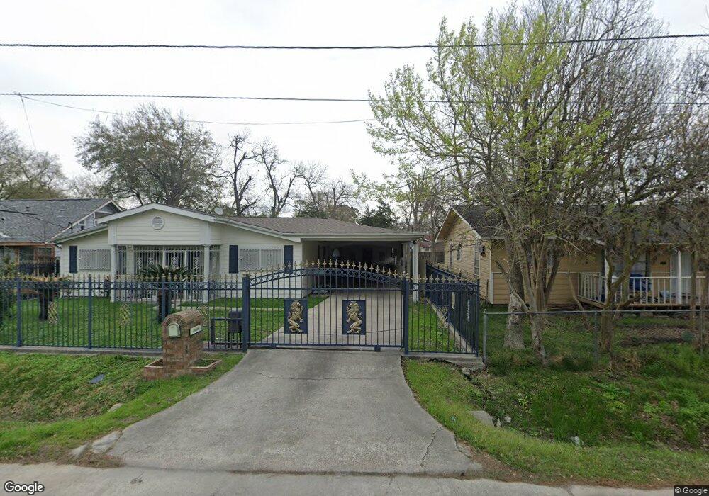 10124 Mcgallion Rd, Houston, TX 77076 - photo 1