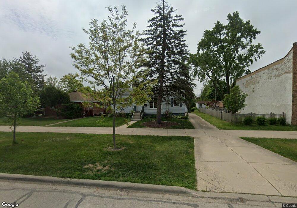 933 E Thacker St, Des Plaines, IL 60016 - photo 1