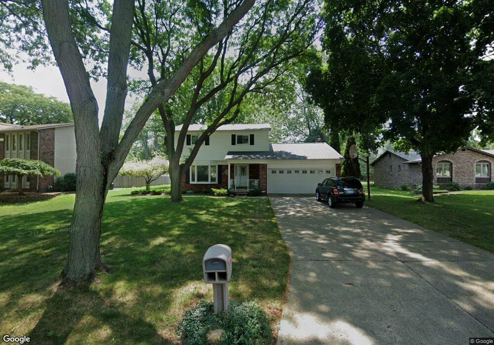 8049 Berkshire Dr, Grosse Ile, MI 48138 - photo 1