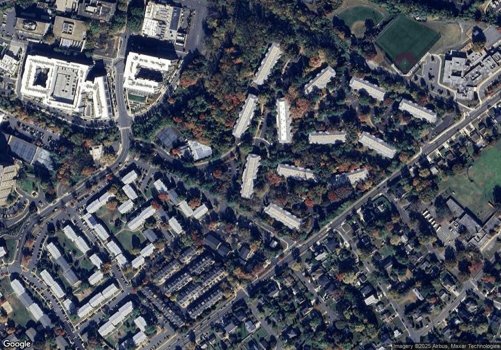 7661 Provincial Dr unit 207, West McLean, VA 22102 - photo 1