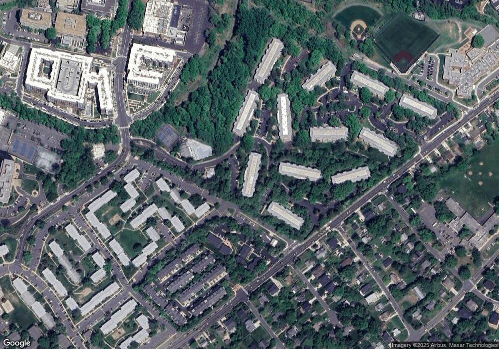 7661 Provincial Dr unit 310, West McLean, VA 22102 - photo 1