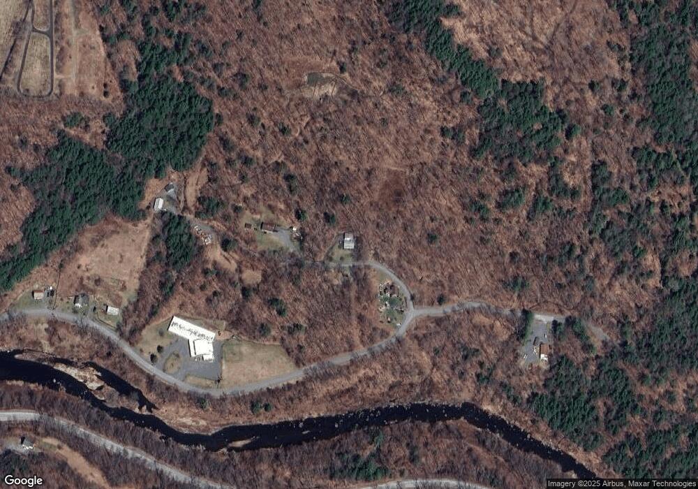 72 Whitney Dr, Readsboro, VT 05350 - photo 1