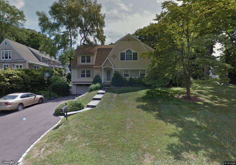 4 Flicker Ln, Norwalk, CT 06853 - photo 1