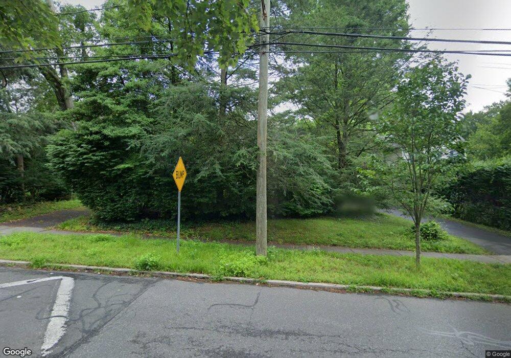 28 Lenox Ave, Stamford, CT 06906 - photo 1