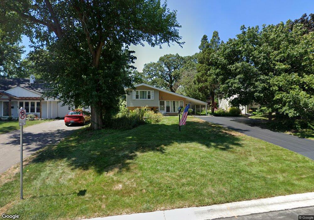 312 Birch Dr, Wheaton, IL 60187 - photo 1