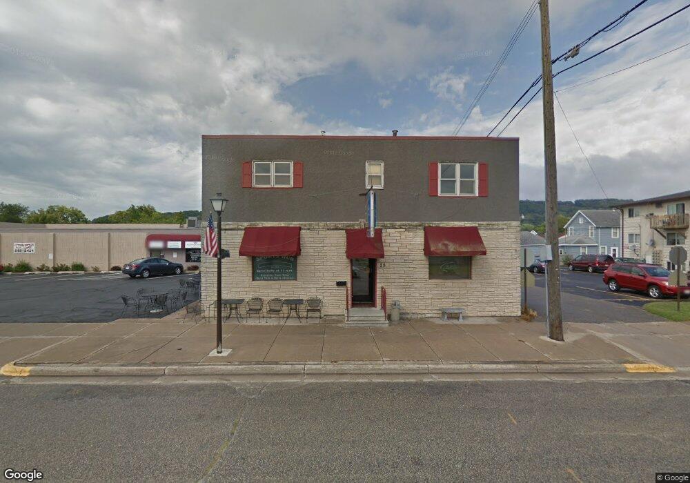 25 N Walnut St, La Crescent, MN 55947 - photo 1