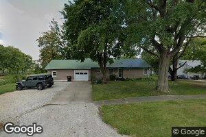 402 S 1st St, Fisher, IL 61843