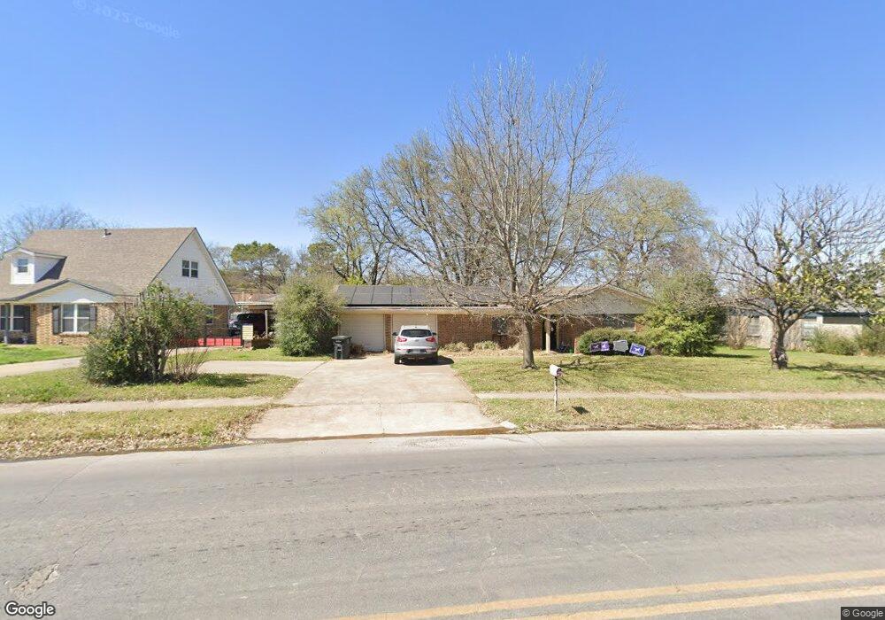 504 S Ridgeway Dr, Cleburne, TX 76033 - photo 1