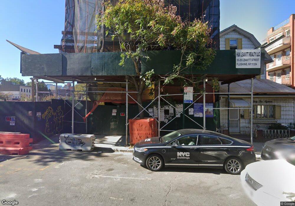 35-20 Leavitt St, Flushing, NY 11354 - photo 1