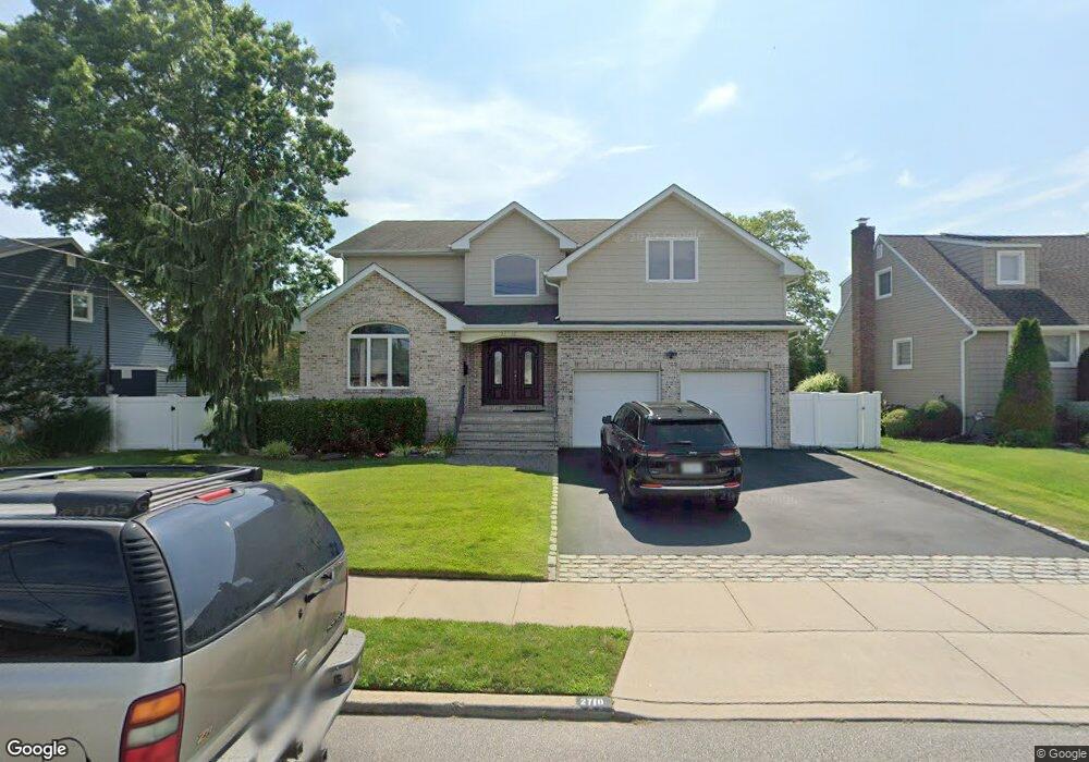 2710 Bayview Ave, Merrick, NY 11566 - photo 1