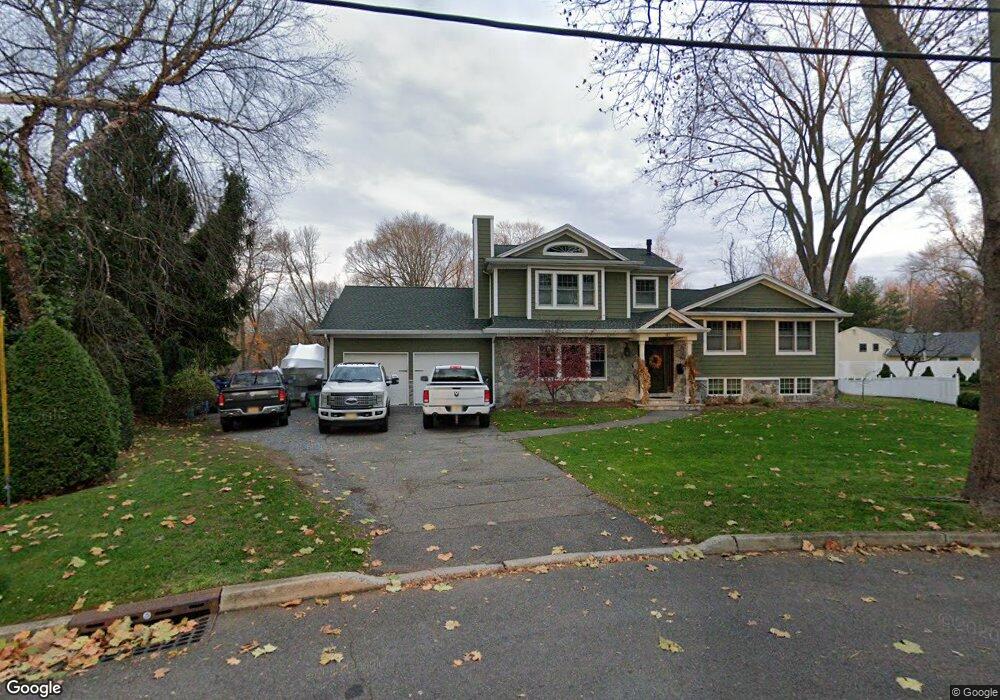 90 Cedar Ct, Closter, NJ 07624 - photo 1