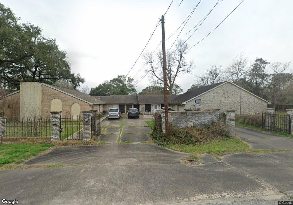 1309 S Hill St, Alvin, TX 77511 - photo 1