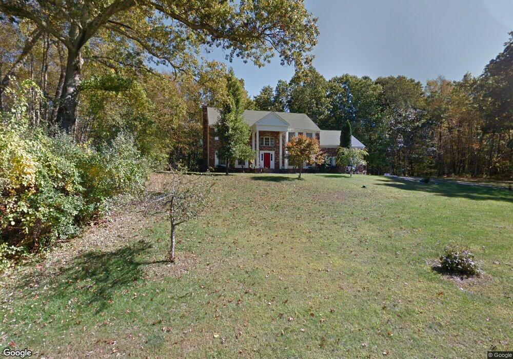 4 Brandywine Ln, Sandy Hook, CT 06482 - photo 1