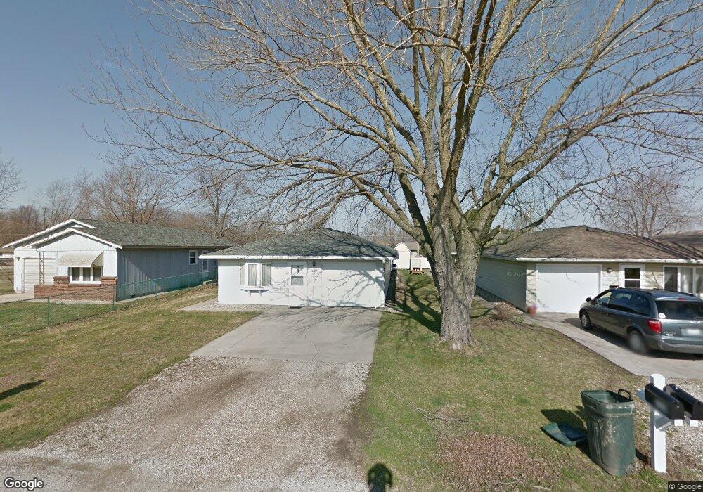 1807 N Logan St, Lincoln, IL 62656 - photo 1