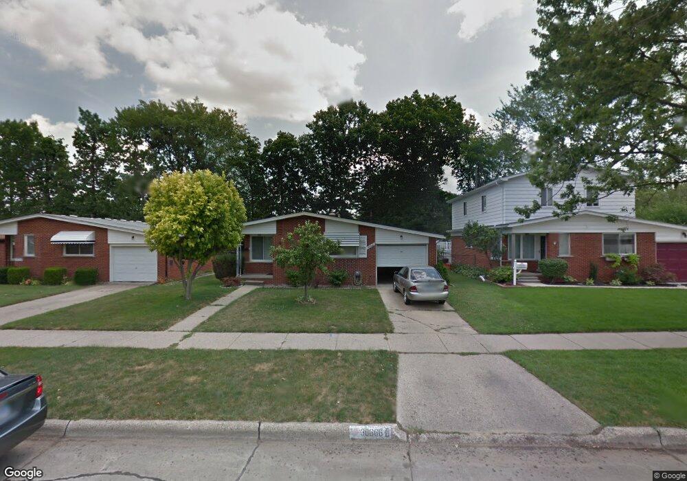 30666 J Carls St, Roseville, MI 48066 - photo 1