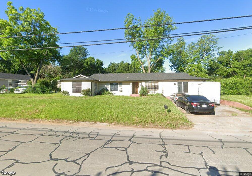 817 Granbury St, Cleburne, TX 76033 - photo 1