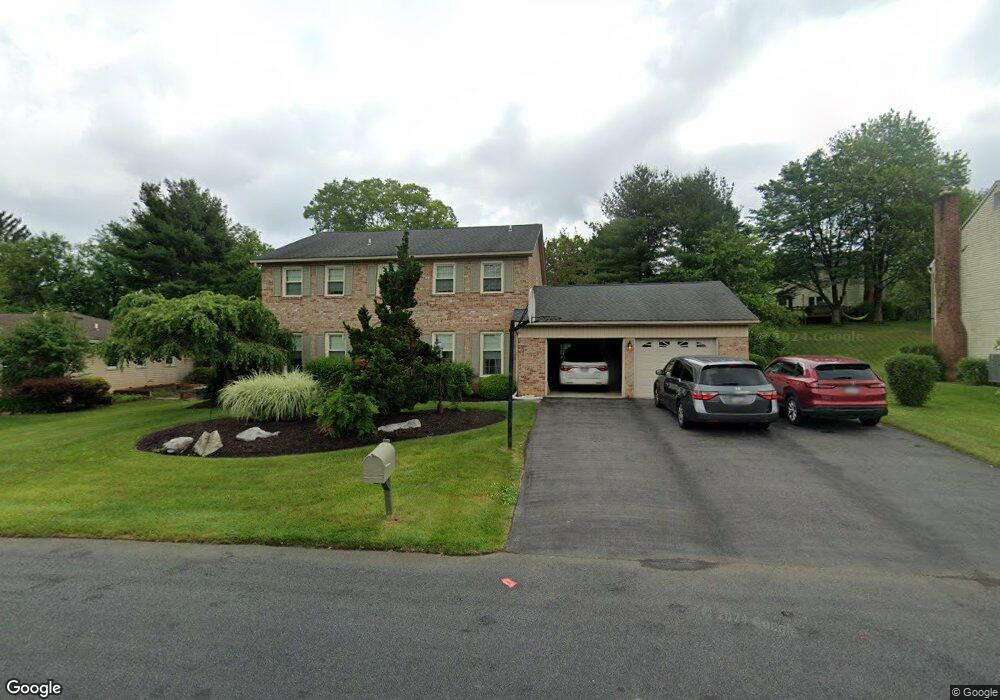 1551 Country Club Rd, Allentown, PA 18106 - photo 1