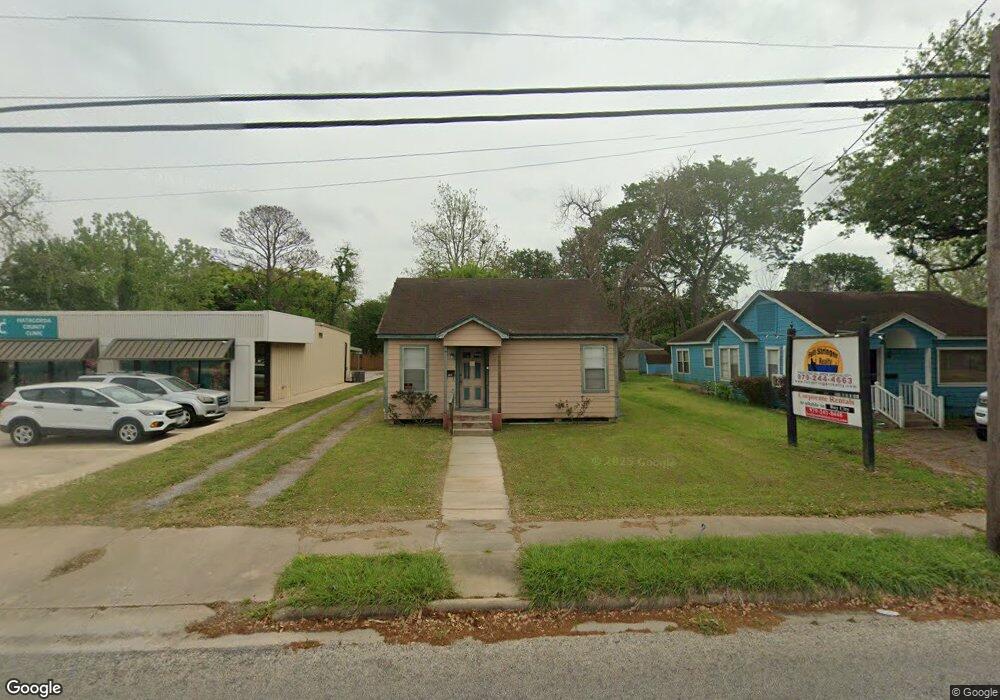 3017 Avenue F, Bay City, TX 77414 - photo 1