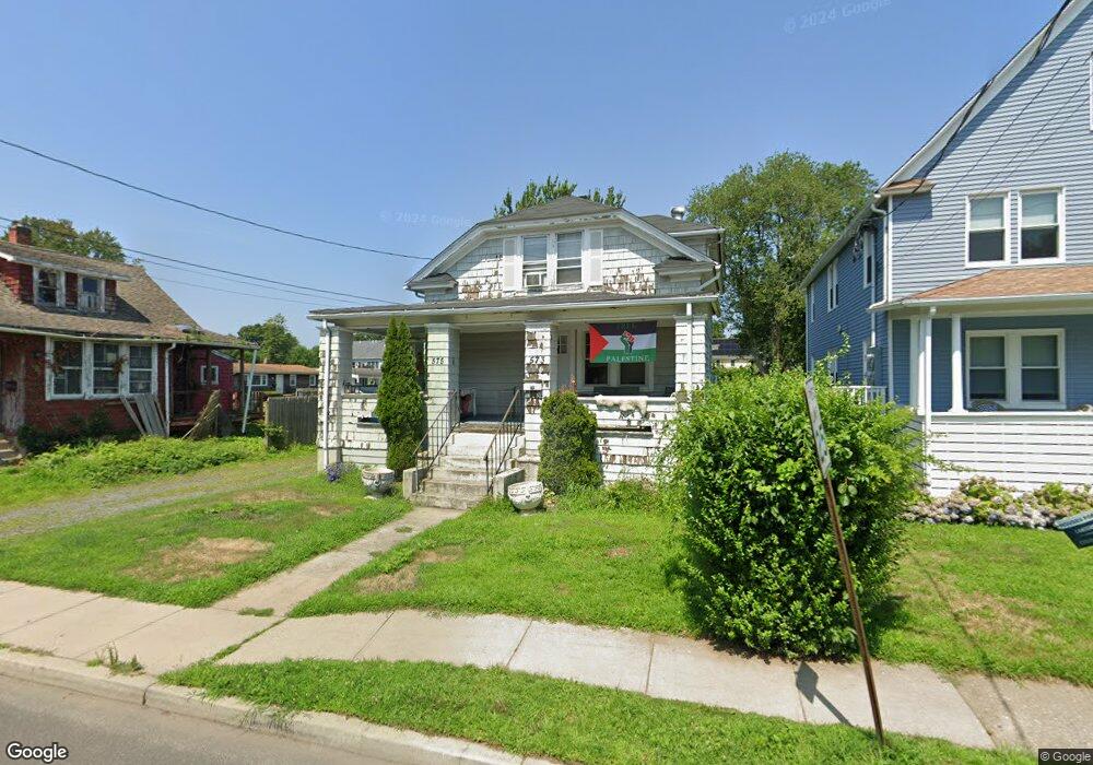 575 Reef Rd unit 2, Fairfield, CT 06824 - photo 1