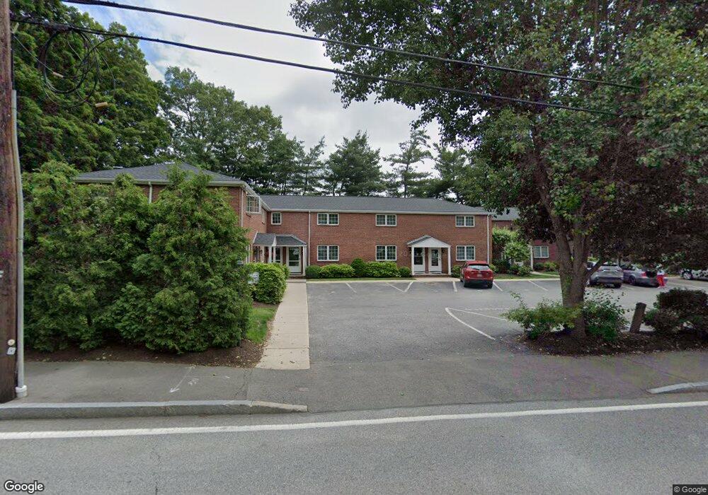 63 Linden St unit 10, Wellesley, MA 02482 - photo 1