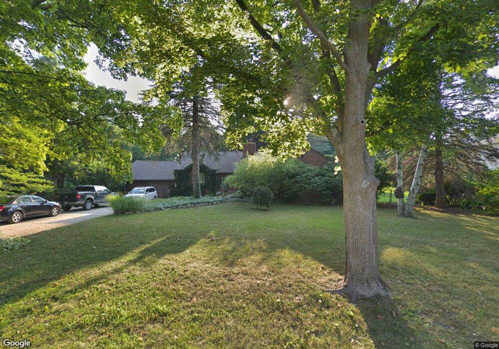 1546 Winthrop Rd, Bloomfield Hills, MI 48302 - photo 1