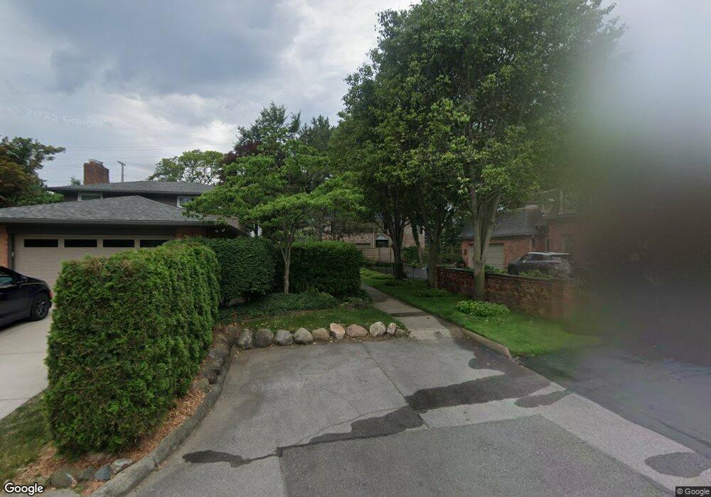 39 Dyar Ln, Grosse Pointe Farms, MI 48236 - photo 1