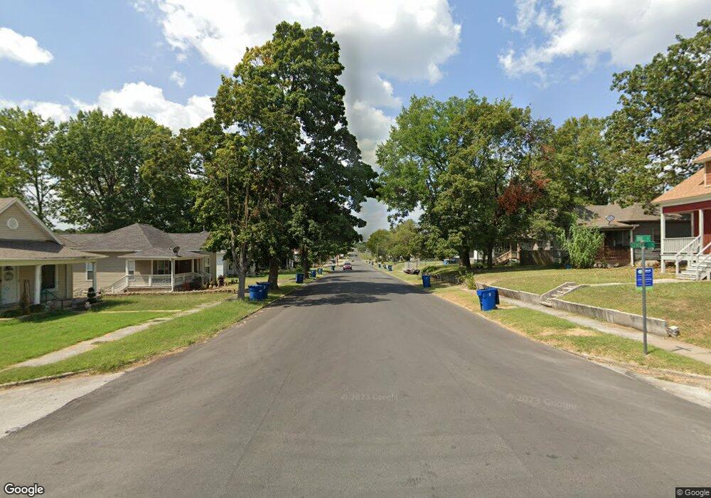 12205 Oak St, Carthage, MO 64836 - photo 1