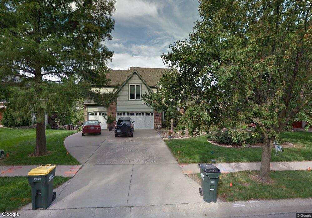 7712 Oakview Ln, Shawnee, KS 66216 - photo 1