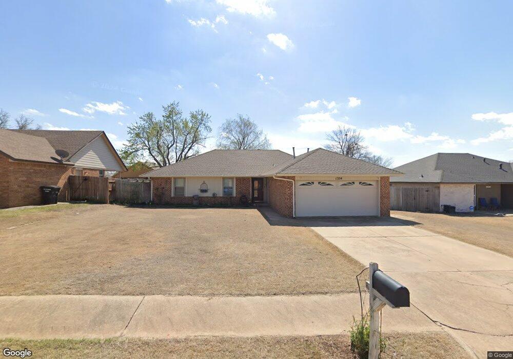 1324 NE 22nd St, Moore, OK 73160 - photo 1