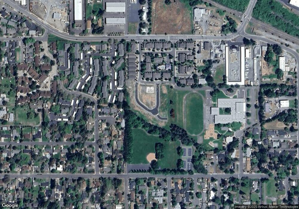 1661 SE N St, Grants Pass, OR 97526 - photo 1