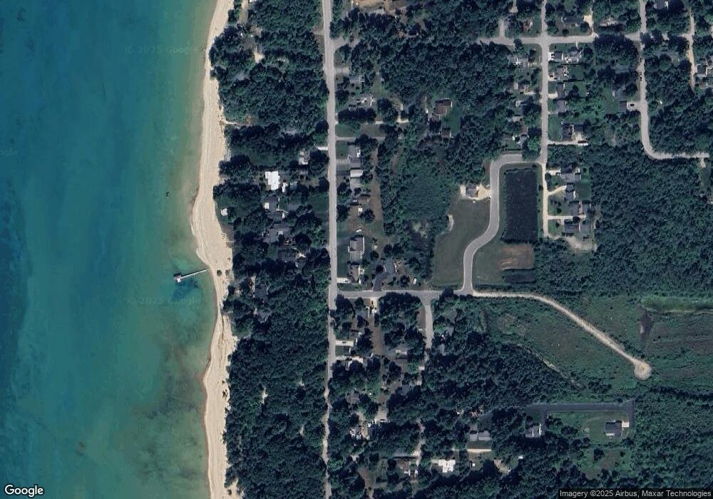 711 S Bayshore Dr, Elk Rapids, MI 49629 - photo 1