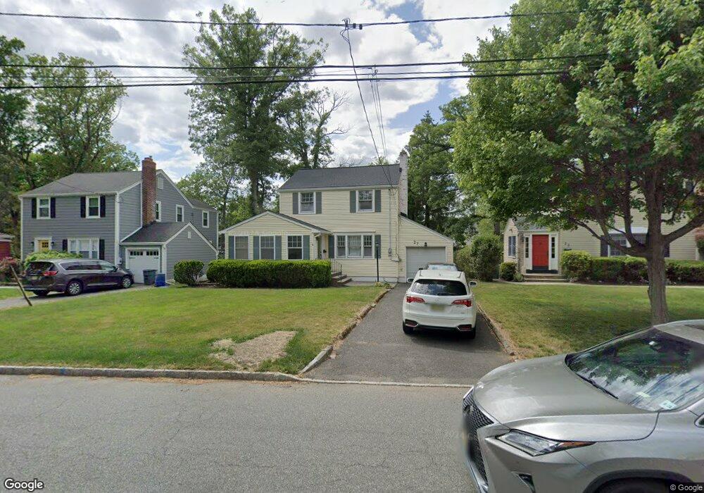 27 Winchester Rd, Livingston, NJ 07039 - photo 1