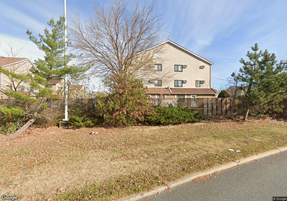165A Lamped Loop unit 52, Staten Island, NY 10314 - photo 1