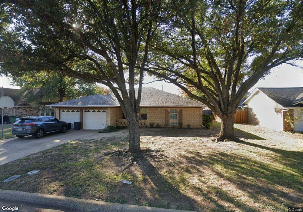 227 Northglen Dr, Hurst, TX 76054 - photo 1