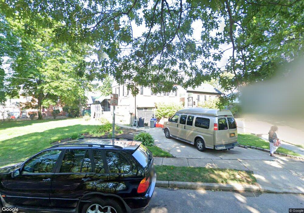 1014 Hillman St, West Hempstead, NY 11552 - photo 1