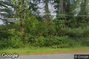 32 Bartlett Rd, Kittery Point, ME 03905